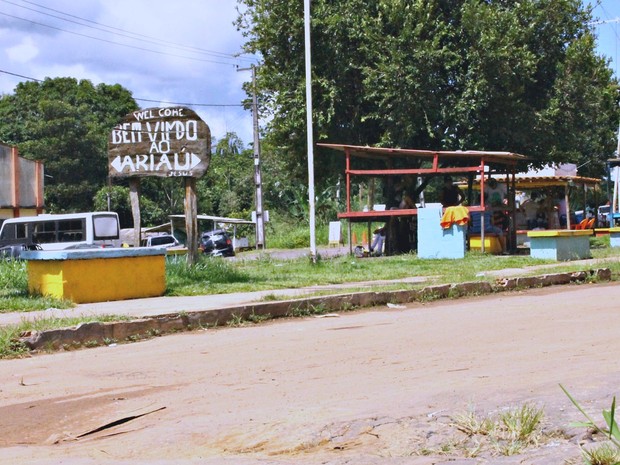 Alguns dos ex-funcionários vivem na Vila Ariaú (Foto: Leandro Tapajós/G1 AM)