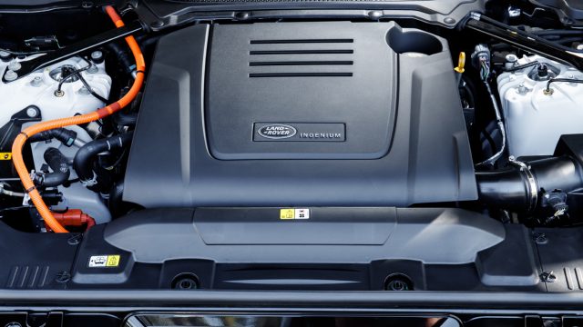 024_rrs18myphevfujiwhite011217076