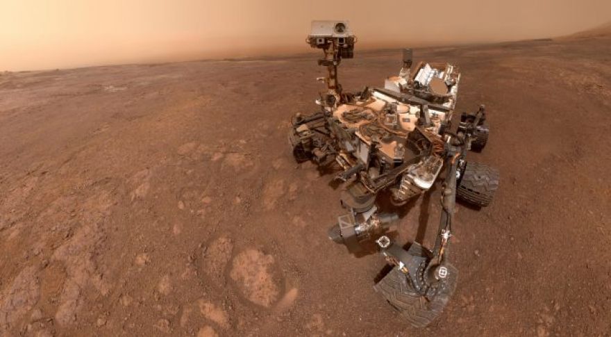 Curiosity Rover Takes Stunning Panorama to Celebrate 9 Years on Mars
