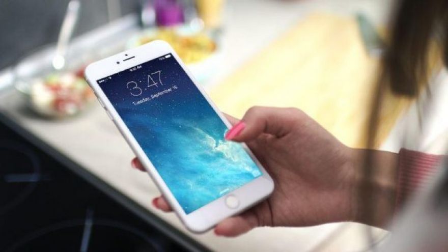 FCC Chairman Ajit Pai Wants Apple to Unlock the iPhone’s FM Radio