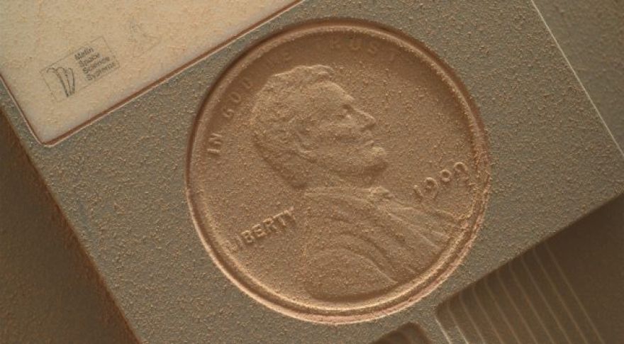 Curiosity&rsquo;s Newly Dust-Free Penny Shows Strength of Martian Winds