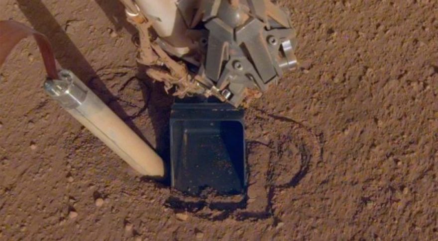The InSight Mars Lander&rsquo;s Heat Probe Finally Makes It Underground