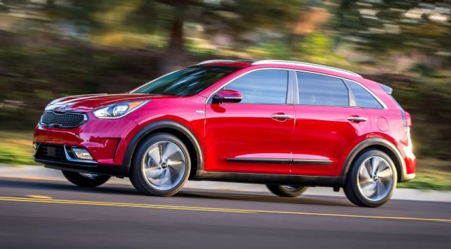 2018 Kia Niro Review: A Small Hybrid SUV that Makes Sense