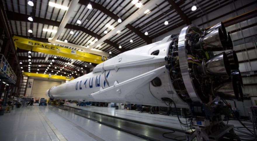 Problems with SpaceX Falcon 9 design could delay manned missions