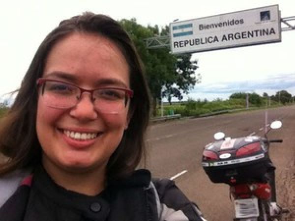 Jovem percorre mais de 8 mil km pela América do Sul com moto de 125 cc