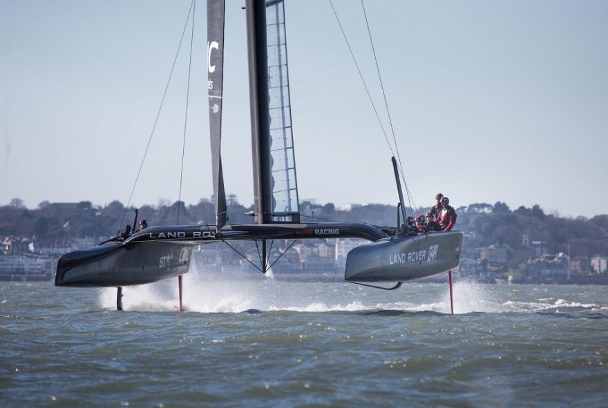 Land Rover o Barco Mais Rápido do AMERICA’S CUP com a Equipe Land Rover Bar