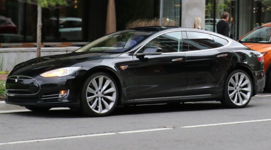 Tesla Model S Hypermilers Get 560 Miles on a Single Charge