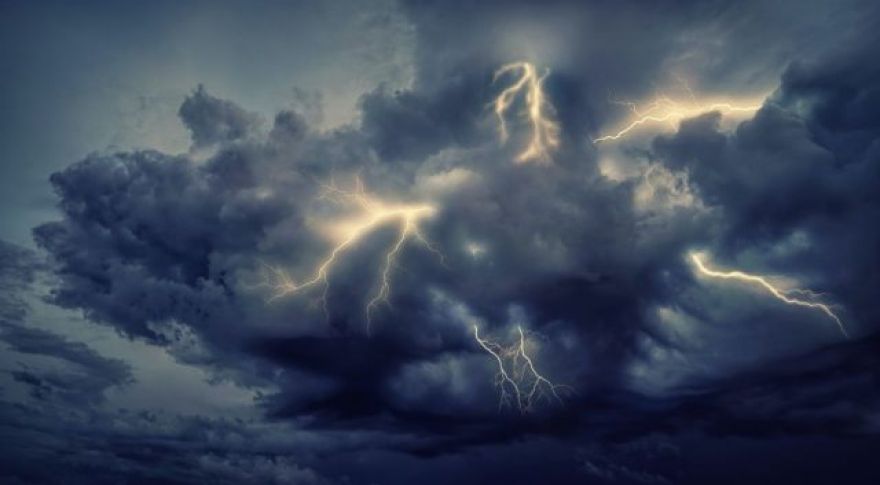 Nearly 500-Mile Lightning Bolt Crosses Three States, Sets World Record
