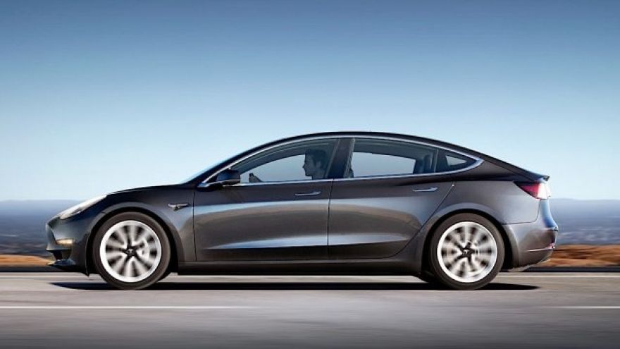 Former Tesla Employees Warn of Defective Model 3 Batteries
