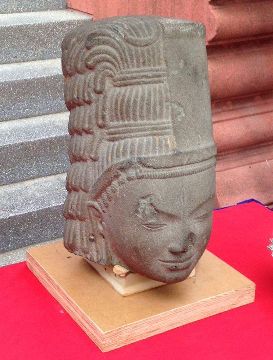 França devolve ao Camboja cabeça de estátua destruída há 130 anos