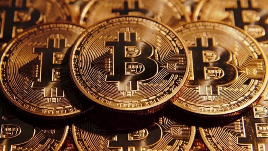 Bitcoin’s Recent Volatility Risks Deflationary Spiral, Could Undermine It as a Currency