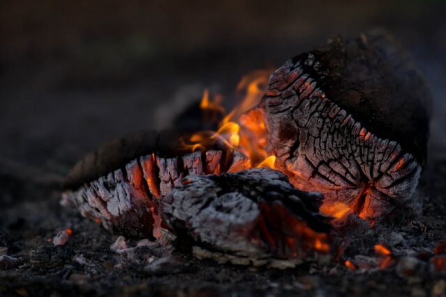 Archaeologists Claim Homo Naledi Used Fire to Cook, Navigate Dark Caves