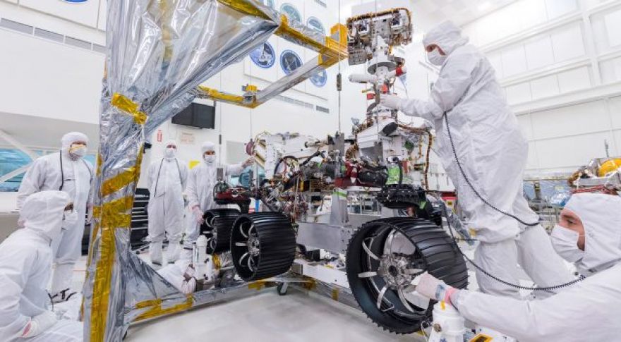 NASA Installs Wheels on Mars 2020 Rover