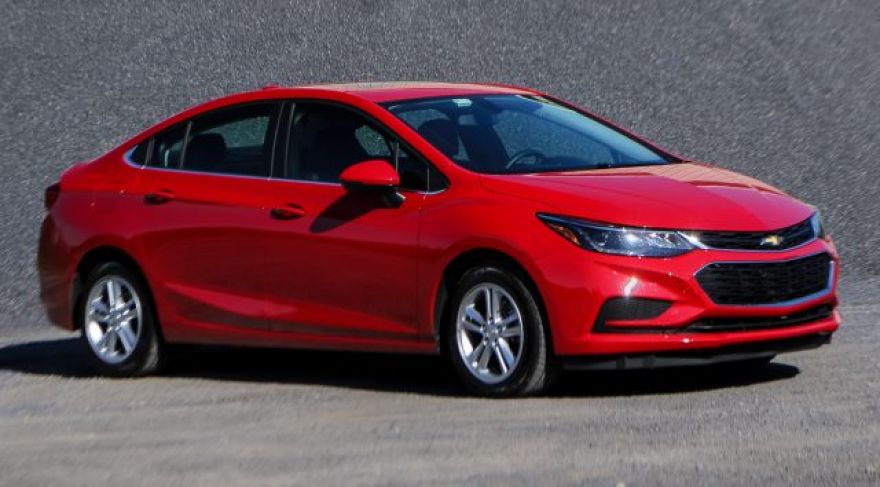 Chevrolet Cruze Diesel Gets Hybrid-Like Mileage, at a Cost
