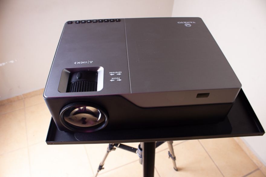 Review: Vankyo’s V600 is an inexpensive 1080p projector you can use in broad daylight