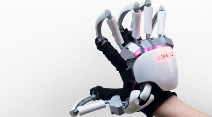 This exoskeleton glove could let you feel the ‘shape’ of virtual reality