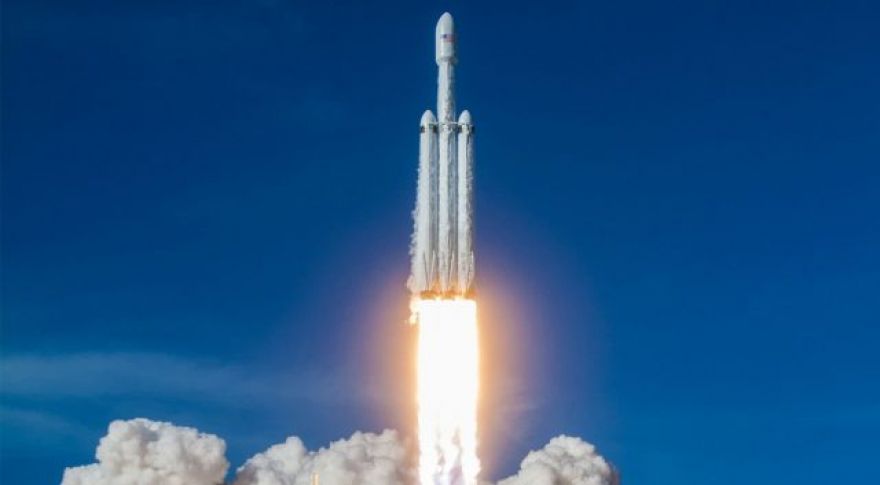 SpaceX Successfully Launches Falcon Heavy, Lands All Three Boosters