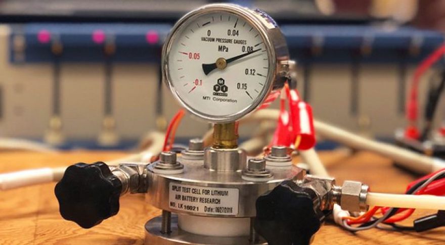 New Lithium-Air Battery Lasts Hundreds of Cycles Longer Than Past Designs