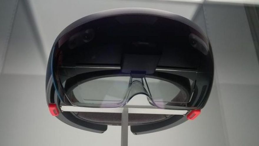 Intel Kills the Atom SoC Powering Microsoft’s HoloLens