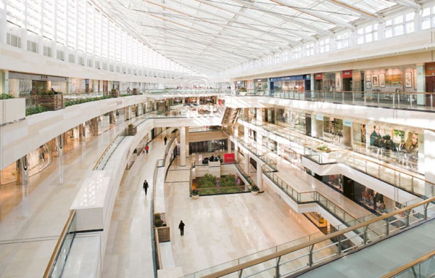 En EE.UU. centros comerciales ven desaparecer a los compradores
