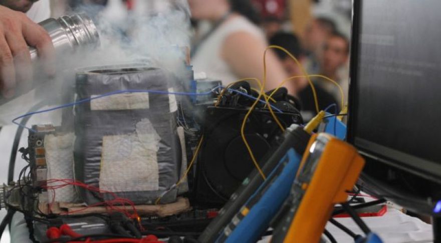 Intel Discontinues Overclocking Warranties as Hobby Continues to Die