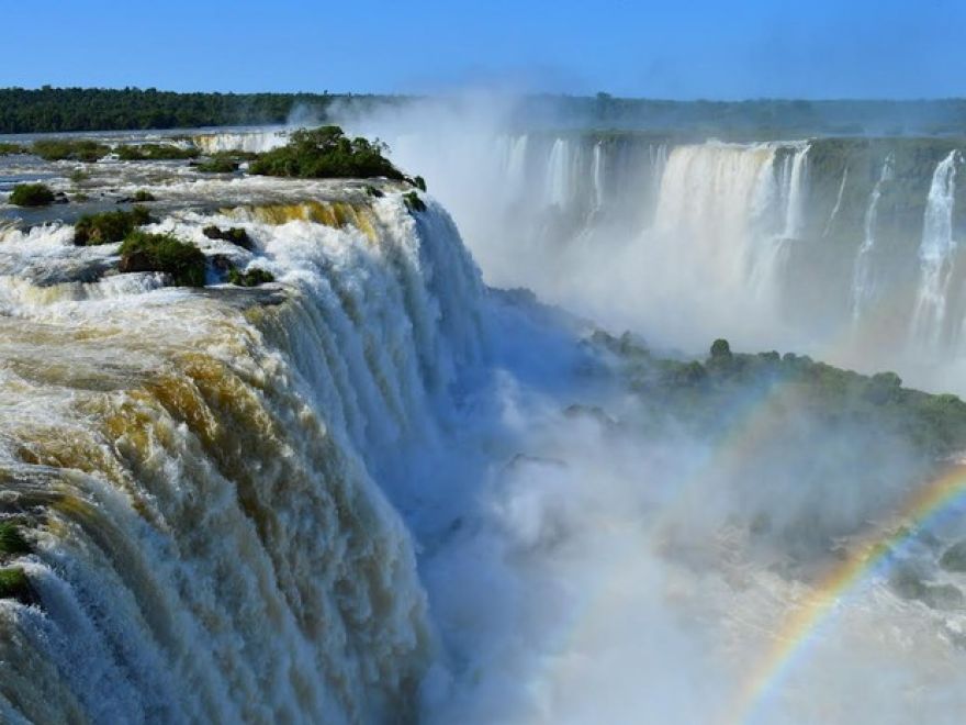 Passagem de Santos Dumont pelas Cataratas do Iguaçu faz 100 anos