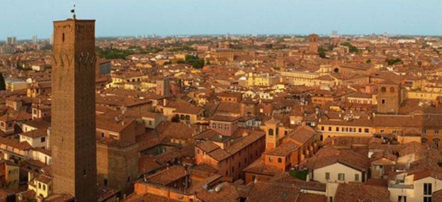 Torre medieval de 900 anos tem suíte de luxo para turistas na Itália; vídeo