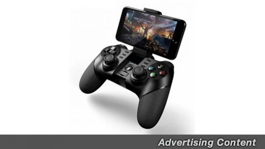 This Bluetooth Controller Turns Your Mobile Games Into A Full Console Gaming Experience