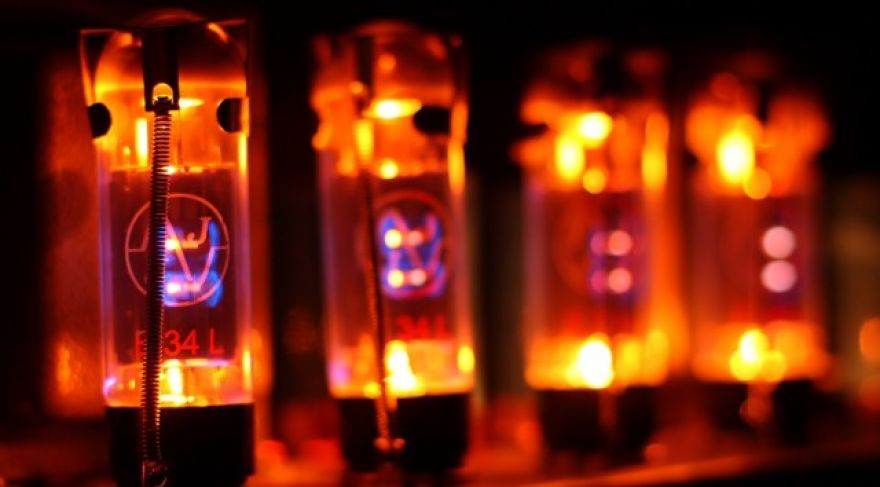Could modern, nanoscale vacuum tubes replace transistors?